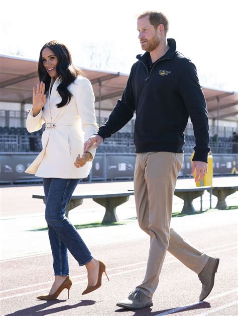 Tematické foto princa Harryho a Meghan Markleovej