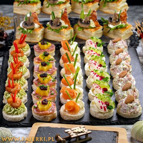 prezentácia rôznych druhov finger food na párty