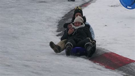 Ilustračná fotografia adrenalínového zážitku, napr. jazda na športovom aute.