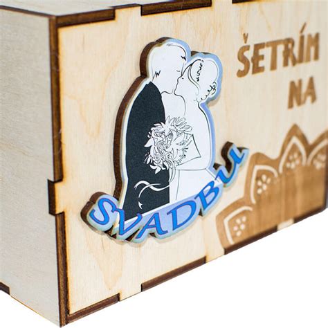 Ilustrácia svadobného plánovača s rozdelenými úlohami pre nevestu a ženícha.