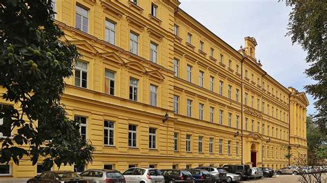 Historická budova Gymnázia Konštantínova 2 v Prešove