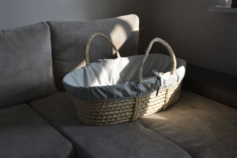 ilustračná fotografia košíka plného darčekov pre bábätko