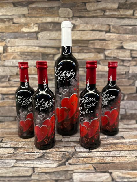 Ilustračné foto: ručne vyrobená fľaša s odkazmi