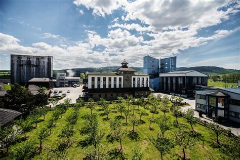 Pohľad na majestátny areál Nestville Parku v obci Hniezdne