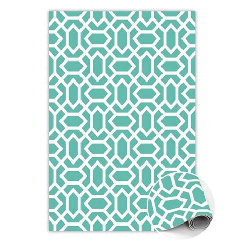 Fotografia háčkovanej detskej čiapky s trojuholníkovým vzorom.