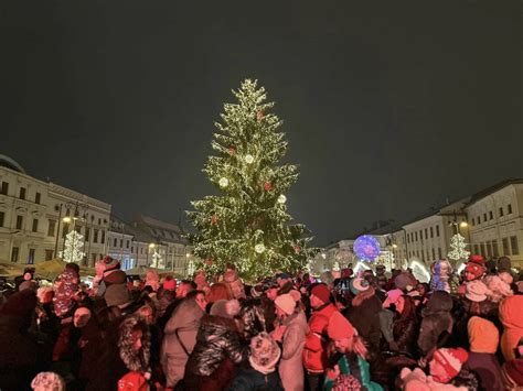 Tematické foto Banskej Bystrice počas Vianoc s trhmi