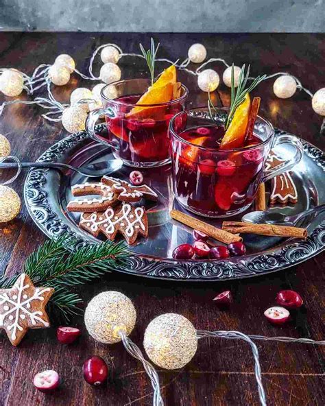 Historická ilustrácia ľudí popíjajúcich punč z veľkej misy