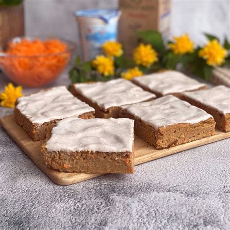 Ilustračná fotografia nadýchaného medovníkového koláča s kefírom