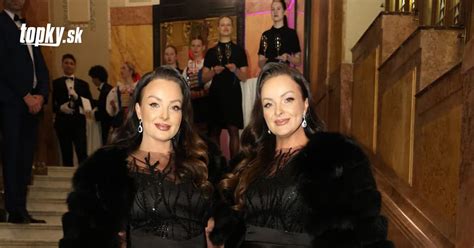 Foto z plesu s hosťami