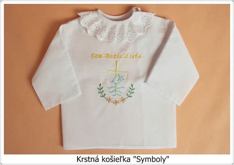 symboly krstu: krstná svieca, košieľka, voda a olej