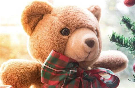 plyšový medvedík ako vianočná dekorácia