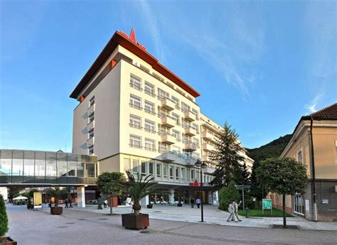 Zrekonštruovaný kúpeľný hotel Pax v centre Trenčianskych Teplíc