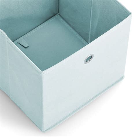 Ozdobený úložný box z kartónu, obložený farebným papierom a zdobený rôznymi motívmi.