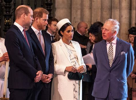 Záber na princa Harryho a Meghan Markle počas svadobného obradu v Kaplnke svätého Juraja