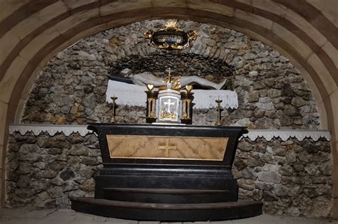 Symbolické zobrazenie Božieho hrobu