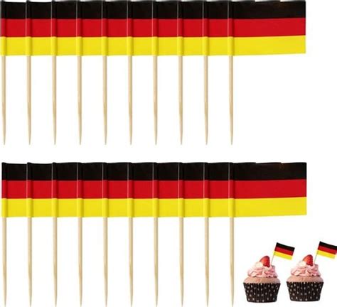 obrázok Karla Gotta s nemeckou vlajkou a platňou