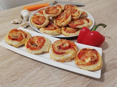Príklady rýchleho občerstvenia na párty - mini quiche, pizza slimáky, taštičky samosa