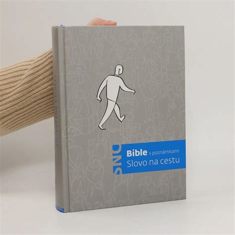 Fotografia otvorenej Biblie s poznámkami a zvýrazneniami