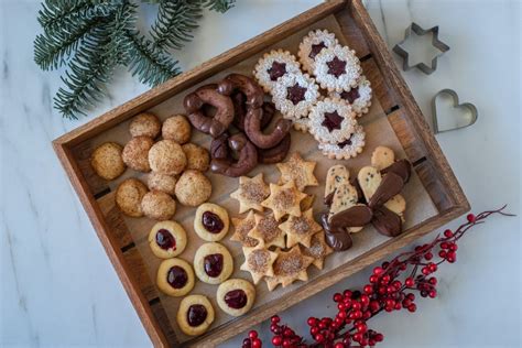 ilustračné foto vianočného pečiva na stole