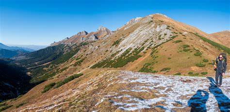 Panoramatický výhľad na Belianske Tatry z okolia Tatranskej Kotliny