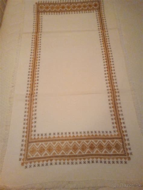 Ručne vyšívané mitry z roku 1921