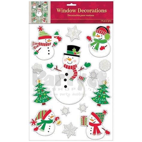 Zimná dekorácia na okno z vatových guľôčok navlečených na nitke