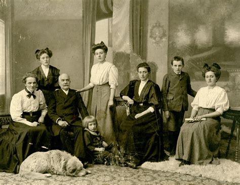 Rodinná fotografia oslávenca s manželkou a deťmi