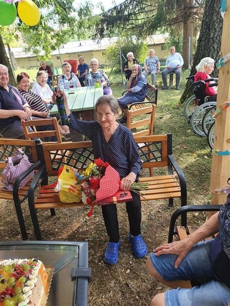 Tematické foto oslavy narodenín v prírode alebo na záhrade