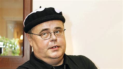 Portrét Mariána Kochanského, lídra skupiny Lojzo