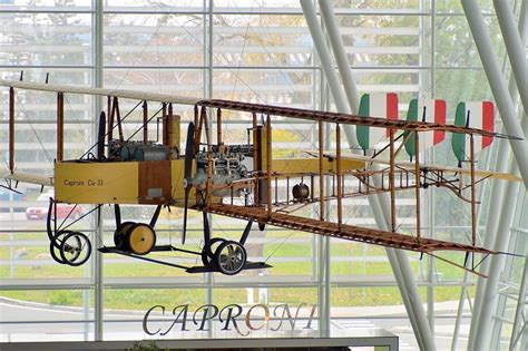 Dobová fotografia lietadla Caproni Ca.33