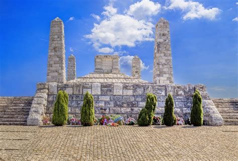 Mohyla Milana Rastislava Štefánika na Bradle