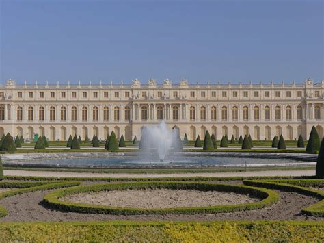 Palác vo Versailles so záhradami
