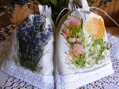 Ukážka rôznych techník zdobenia kvetináčov: decoupage, špagát, látka