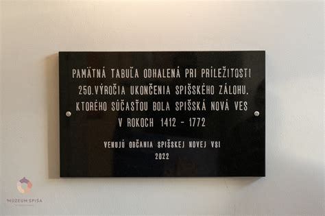 fotografia objavenej pamätnej tabule