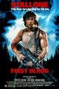 Scéna z filmu Rambo: Prvá krv s Johnom Rambom v lese
