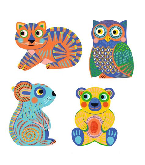 Ilustrácia farebných vzorov a veselých obrázkov zvieratiek na detských hrnčekoch.