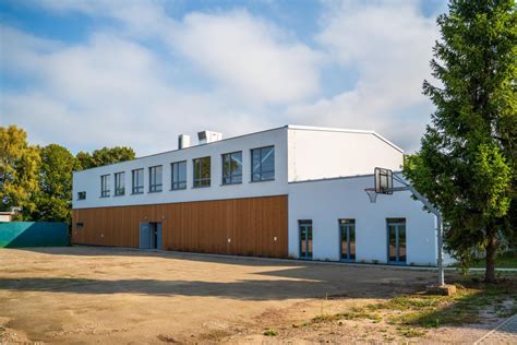 Budova Gymnázia Terézie Vansovej