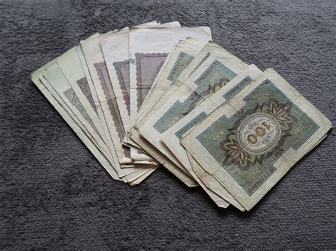 Schéma rôznych spôsobov skladania bankoviek do tvarov kvetov, motýľov a vejárov