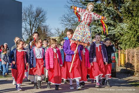 Ilustračné foto s rôznymi darčekmi