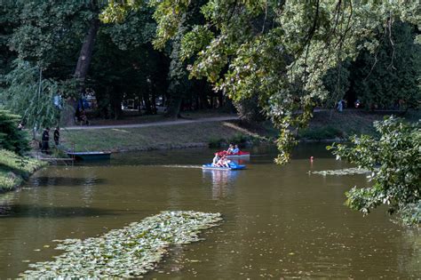 Fotografia páru v Mestskom parku Trebišov