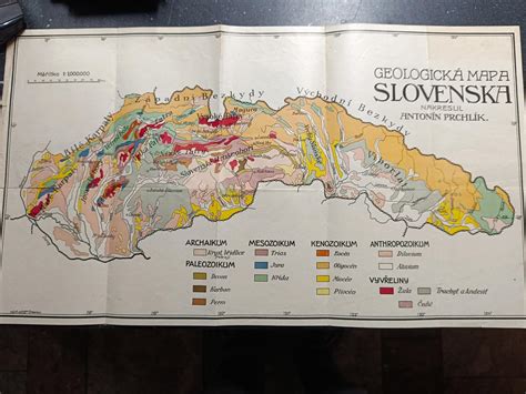 Geologická mapa alebo infografika zobrazujúca polohu masívu Sidorovo nad Vlkolíncom