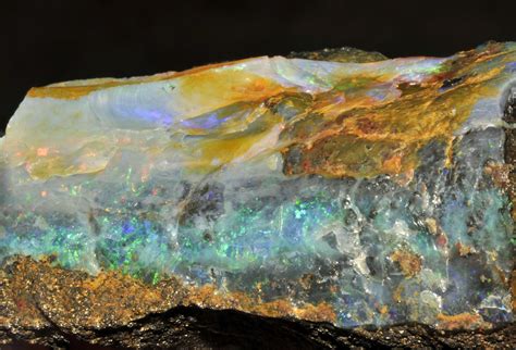 Ukážka slovenského opálu