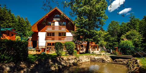 Záber na exteriér hotela Marlene v horskom prostredí Kysúc