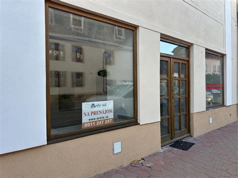 Tematické foto komerčného priestoru alebo budovy v meste Handlová