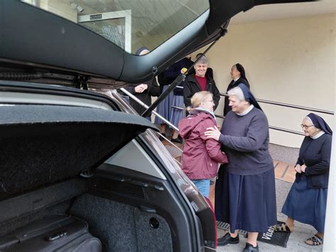 Diagram znázorňujúci vzťah medzi krstom, birmovaním a prijatím Ducha Svätého