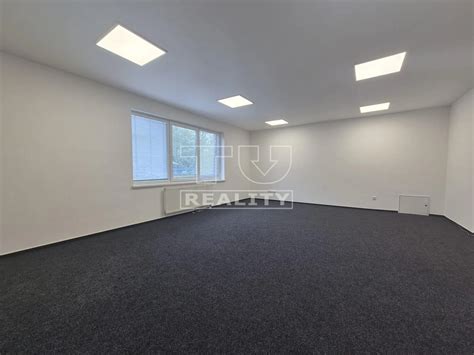 Fotografia prenajímaného kancelárskeho priestoru v Detskom centre.