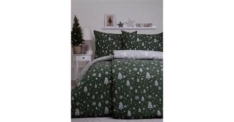 Vianočné textilné dekorácie: vankúše, obliečky a závesy v prírodných tónoch