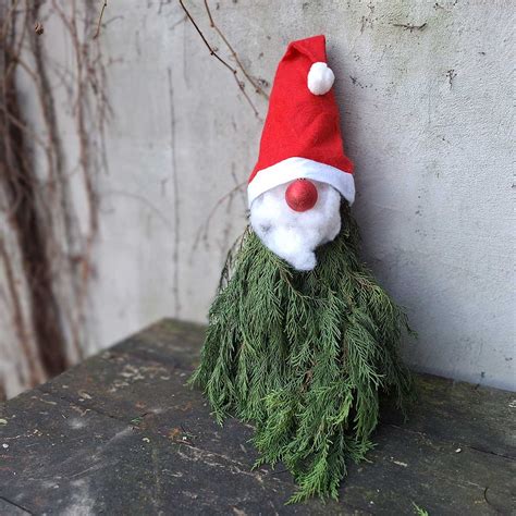 Postup výroby textilného vianočného škriatka s bradou a čiapkou