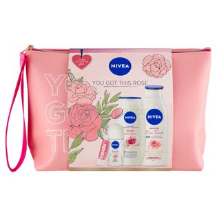 Produktové balenie kozmetickej súpravy Nivea s rôznymi prípravkami