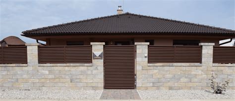 Ilustračná fotografia rôznych typov svadobných a dekoračných brán